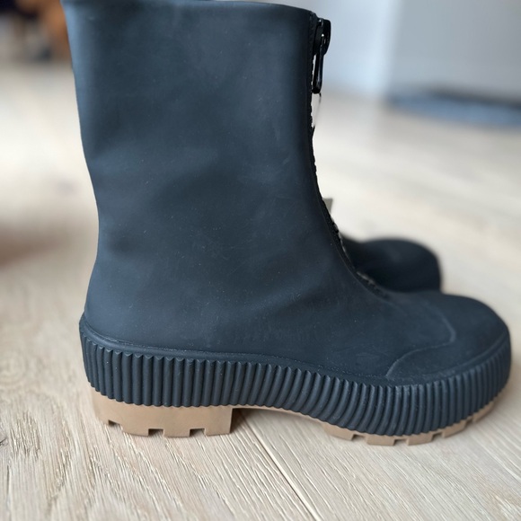 Zara Black Zippered Ankle Boots